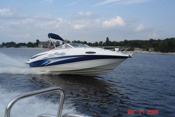 катера COBRA 2150 Prestige