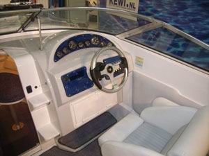 катера COBRA 2150 Prestige